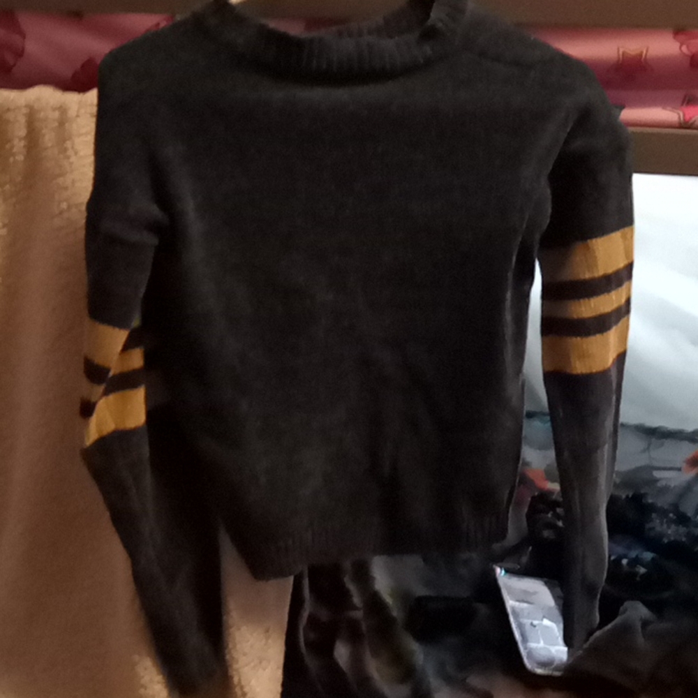 A long sleeve shirt